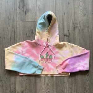 Cropped tie dye graphic hoodie